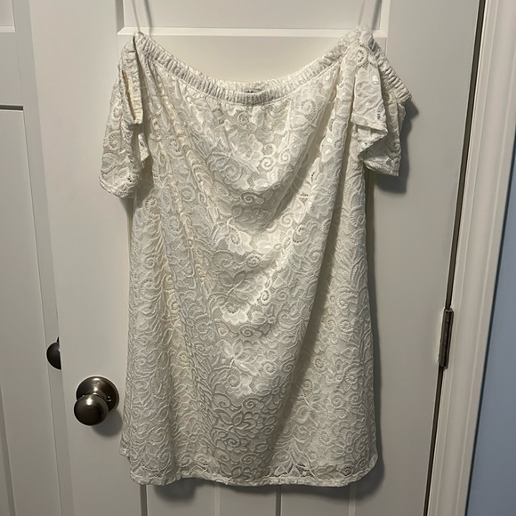 Off the shoulder White Dress - Picture 1 of 5